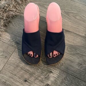 Navy blue wedge with soft material strap